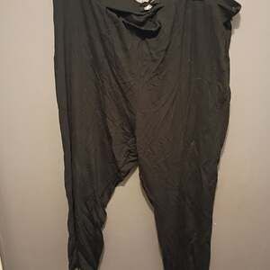 Who What Wear Women's Mid-Rise Tapered Ankle Jogger Pants - Black